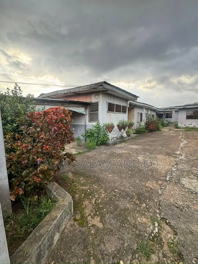 815sqm Land With Demolishable Structure in Bodija