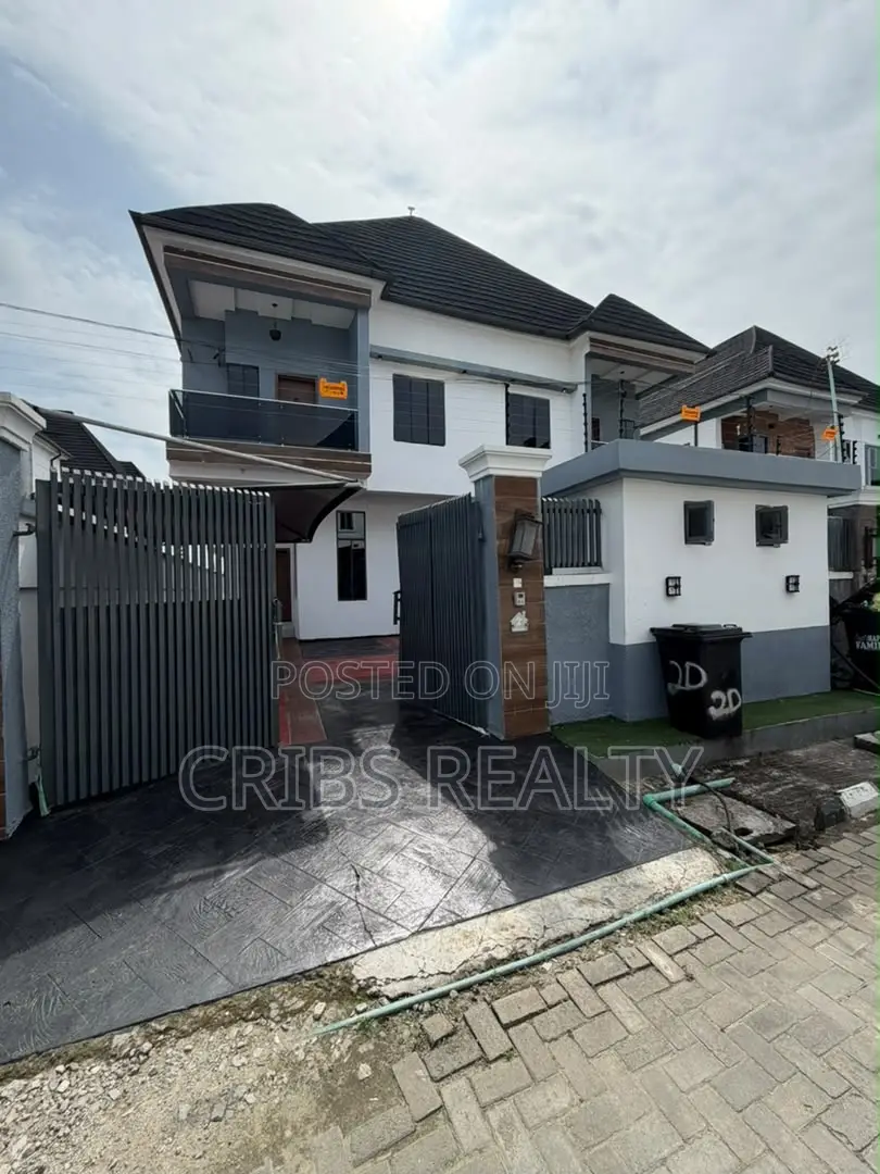 Furnished 4bdrm Duplex in Chevron for sale in Chevron