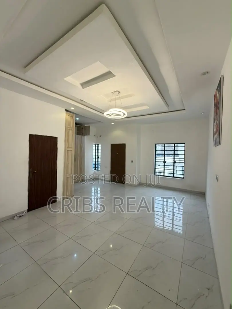 Furnished 4bdrm Duplex in Chevron for sale in Chevron