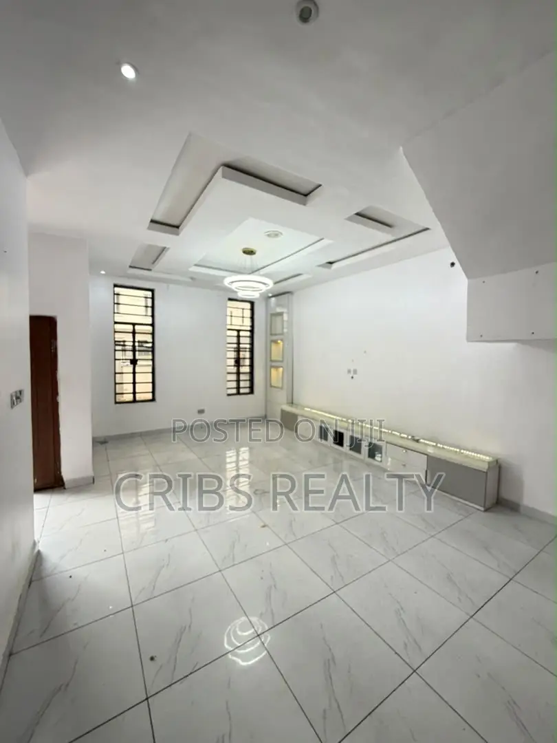 Furnished 4bdrm Duplex in Chevron for sale in Chevron