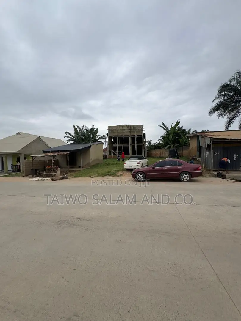 787sqm Land With Office Commercial Complex in Ibadan Polytechnic/University