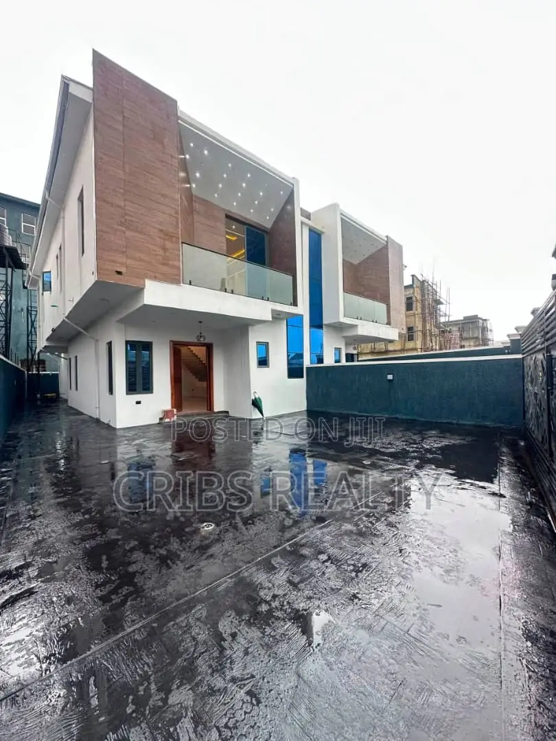 4bdrm Duplex in Off Lekki-Epe Expressway for sale in Off Lekki-Epe Expressway