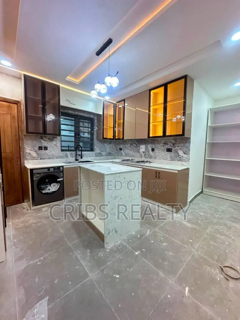 4bdrm Duplex in Off Lekki-Epe Expressway for sale in Off Lekki-Epe Expressway