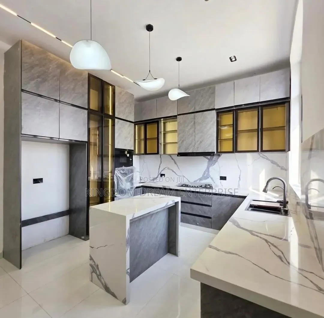 5bdrm Duplex in Chevron Drive Lekki for sale in Chevron