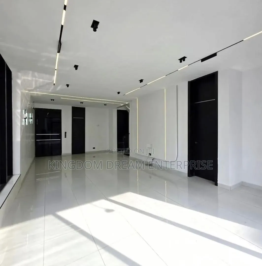 5bdrm Duplex in Chevron Drive Lekki for sale in Chevron