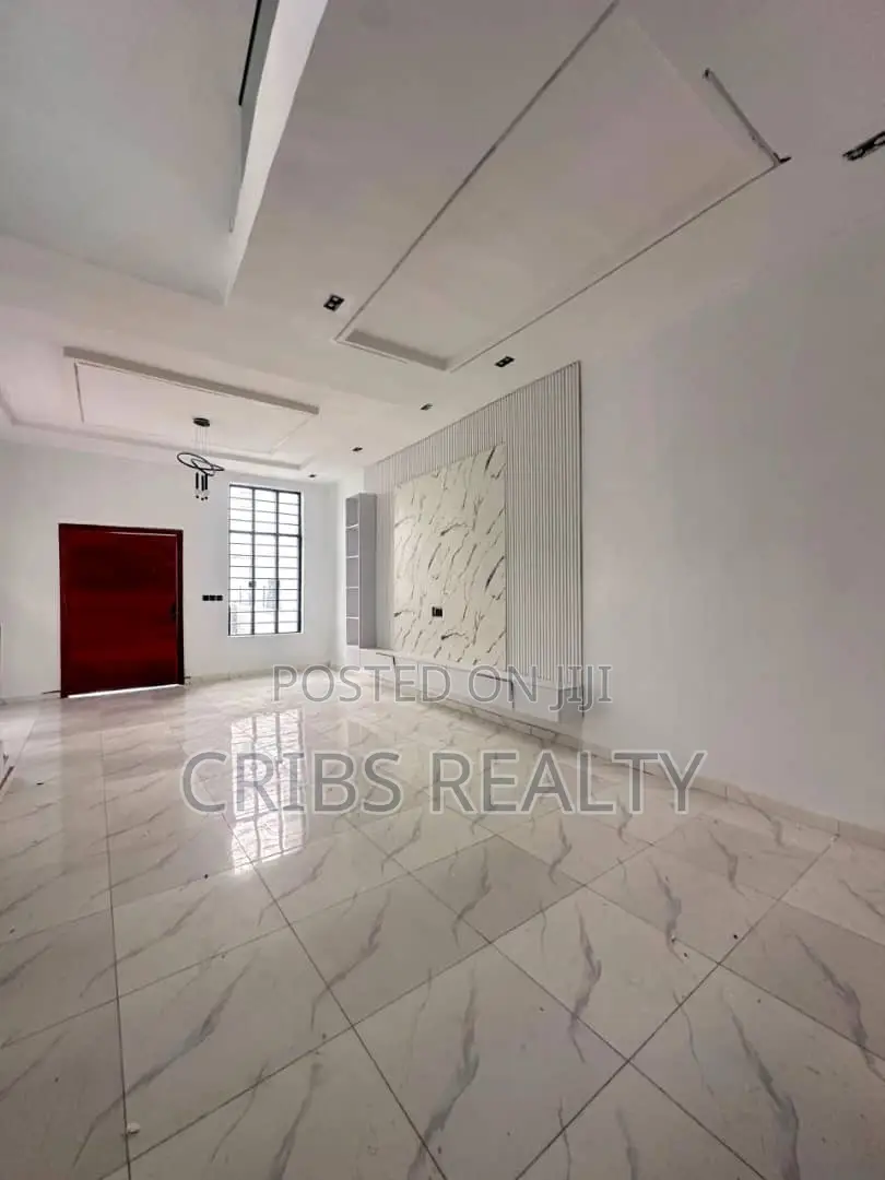 4bdrm Duplex in Ikota for sale in Ikota