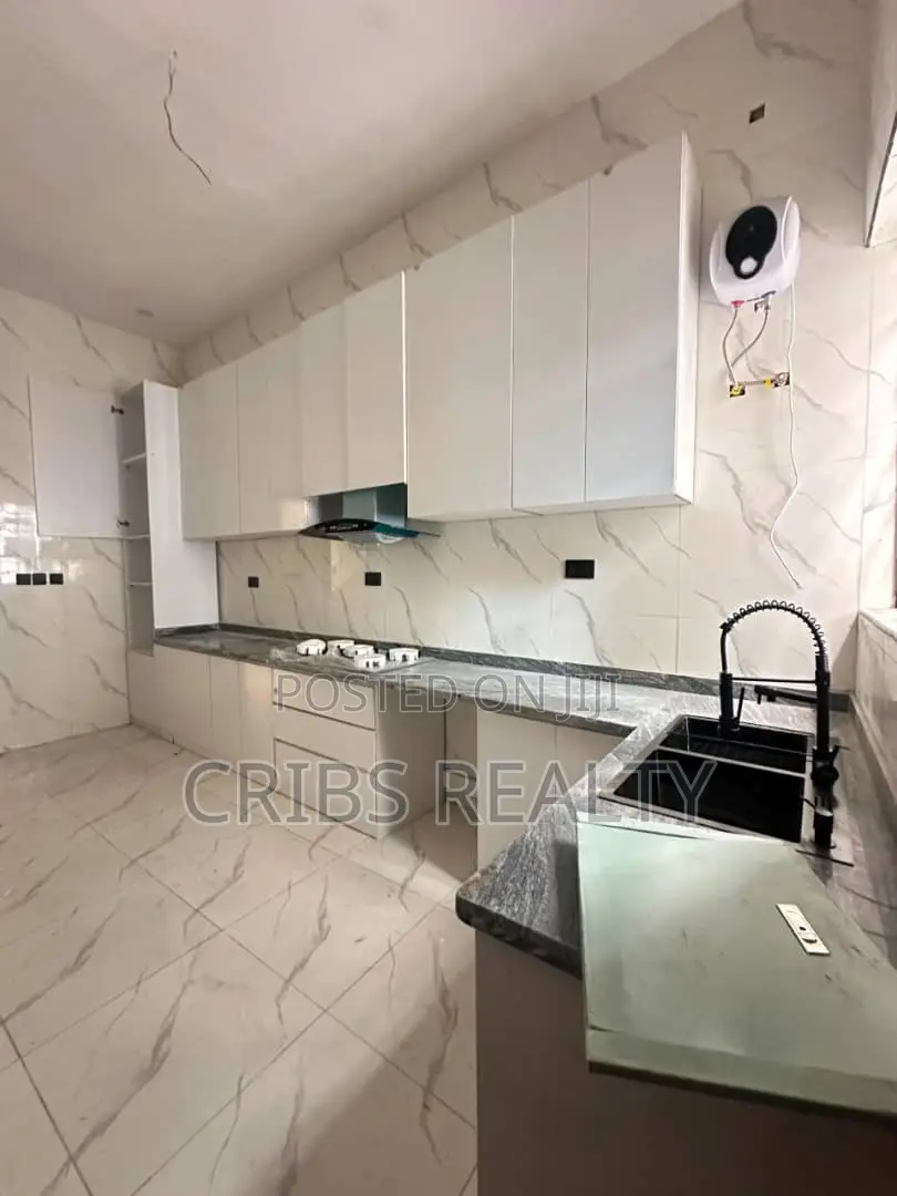 4bdrm Duplex in Ikota for sale in Ikota