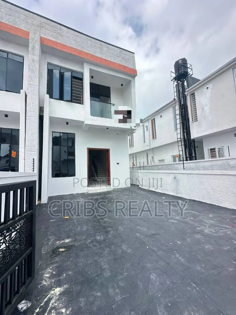4bdrm Duplex in Ikota for sale in Ikota