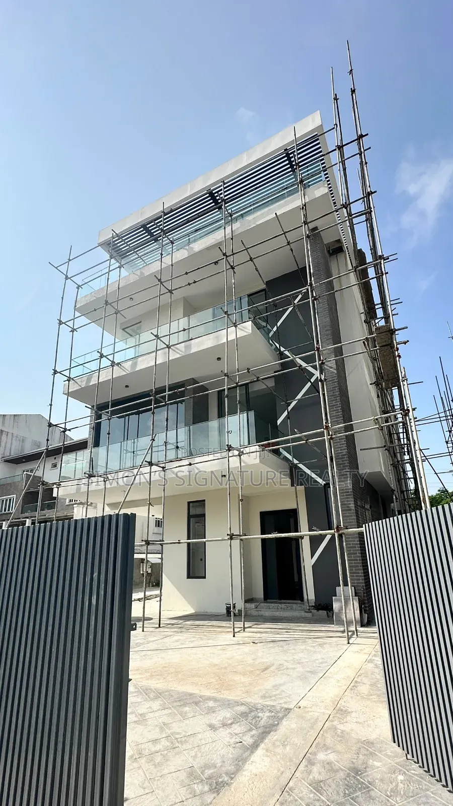 5bdrm Duplex in Banana Island for sale in Banana Island