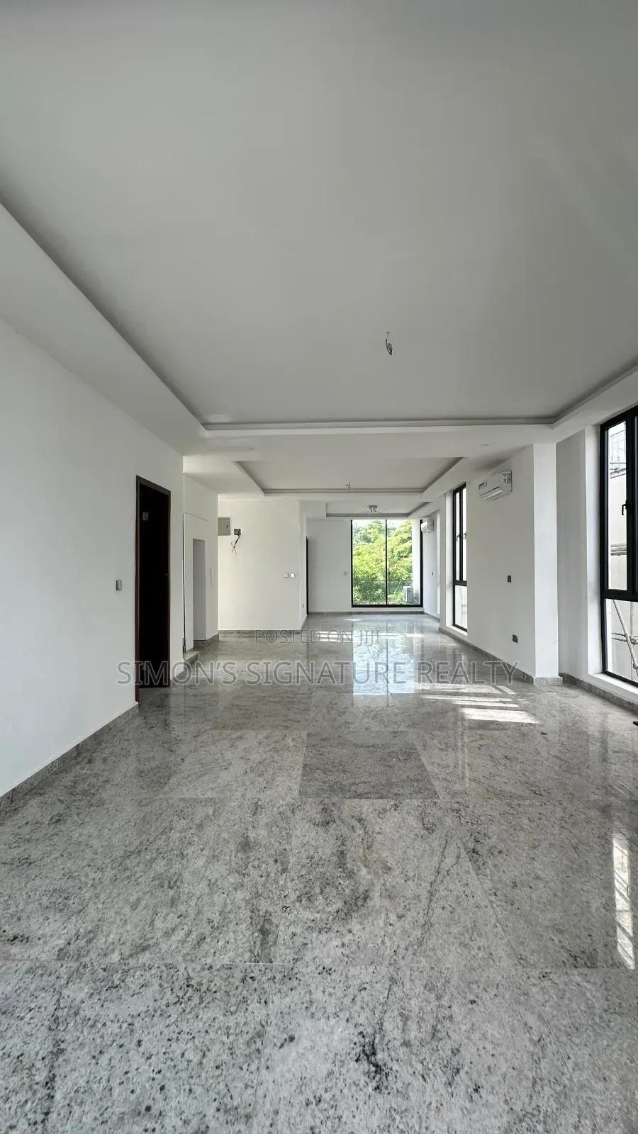 5bdrm Duplex in Banana Island for sale in Banana Island