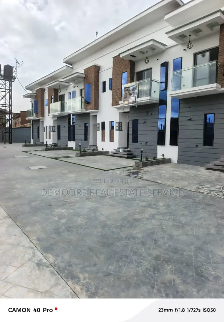 2bdrm Duplex in Olorunfemi, Igando / Ikotun/Igando for sale in Igando / Ikotun/Igando