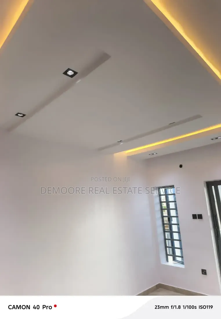 2bdrm Duplex in Olorunfemi, Igando / Ikotun/Igando for sale in Igando / Ikotun/Igando