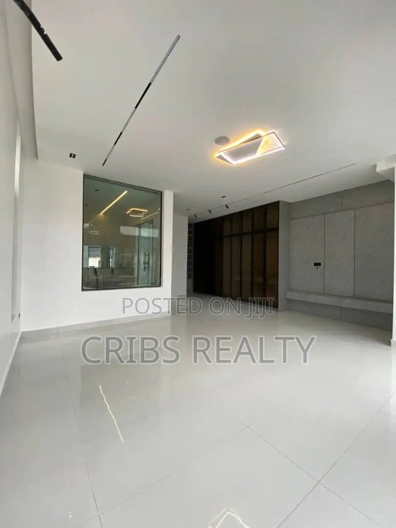 5bdrm Duplex in Chevron for sale in Chevron