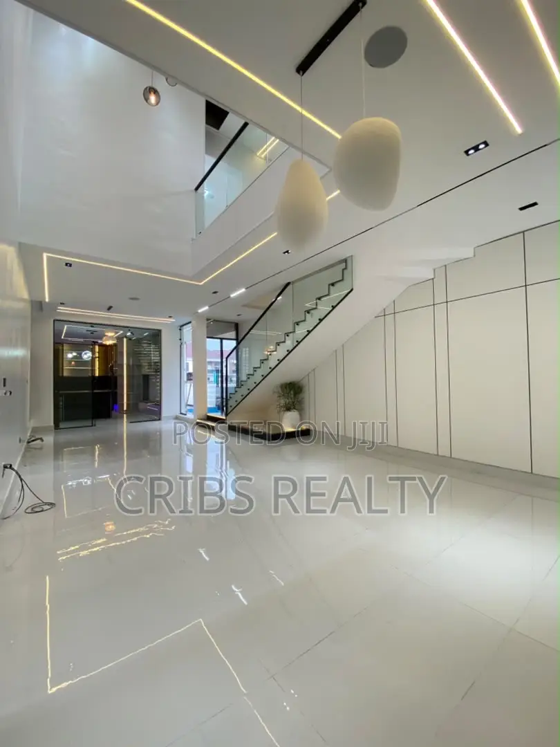 5bdrm Duplex in Chevron for sale in Chevron