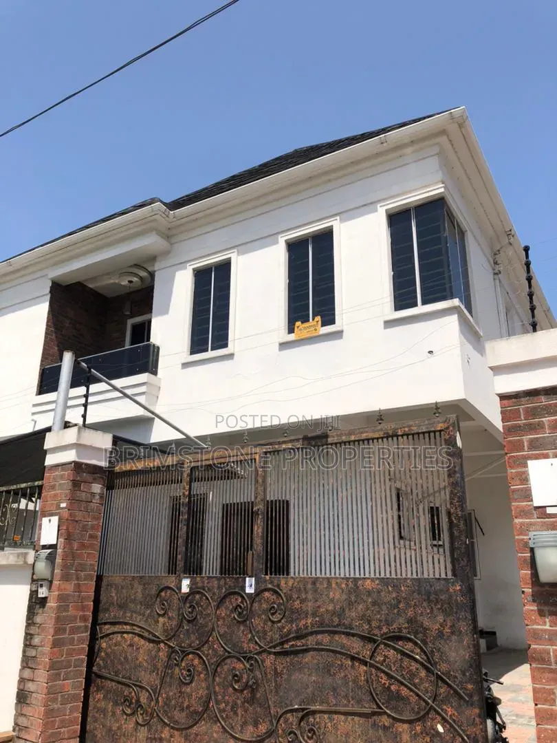 Furnished 4bdrm Duplex in Chevron for rent in Chevron