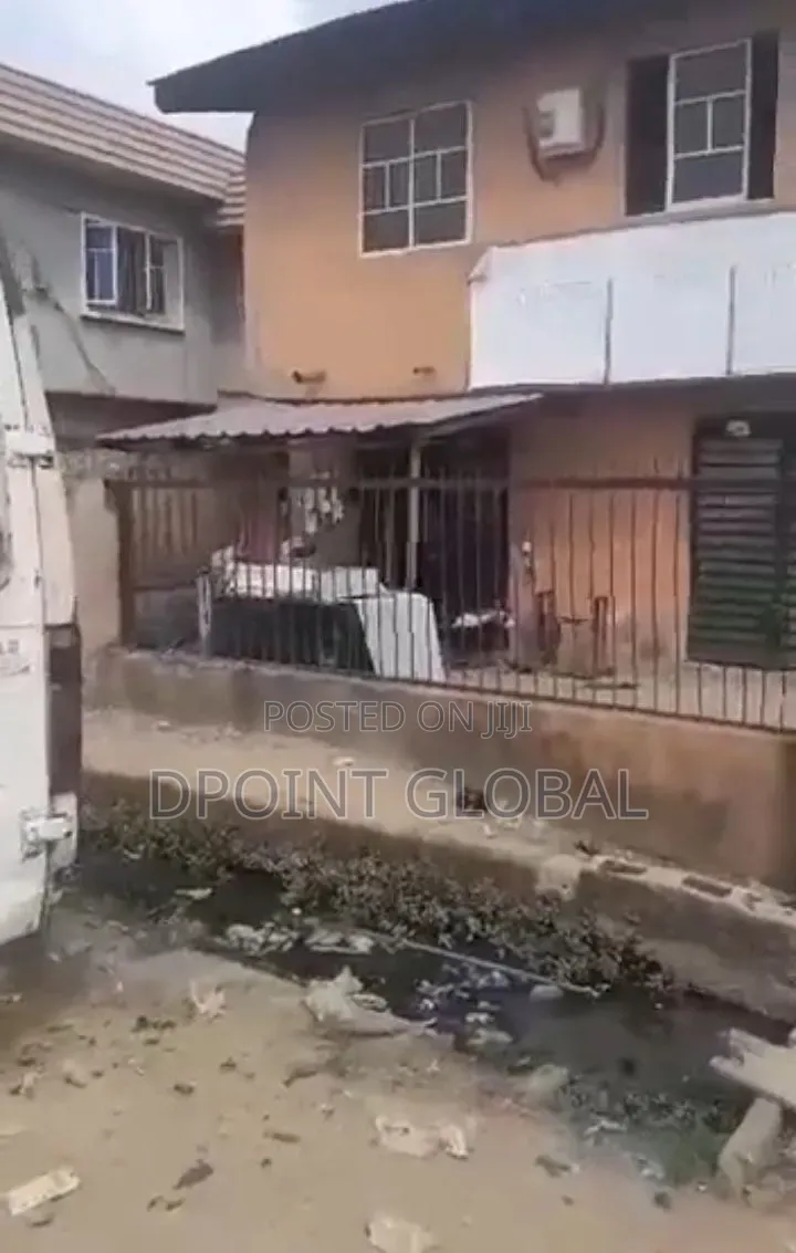 12bdrm Block of Flats in Gowon Estate, Egbeda for sale in Egbeda