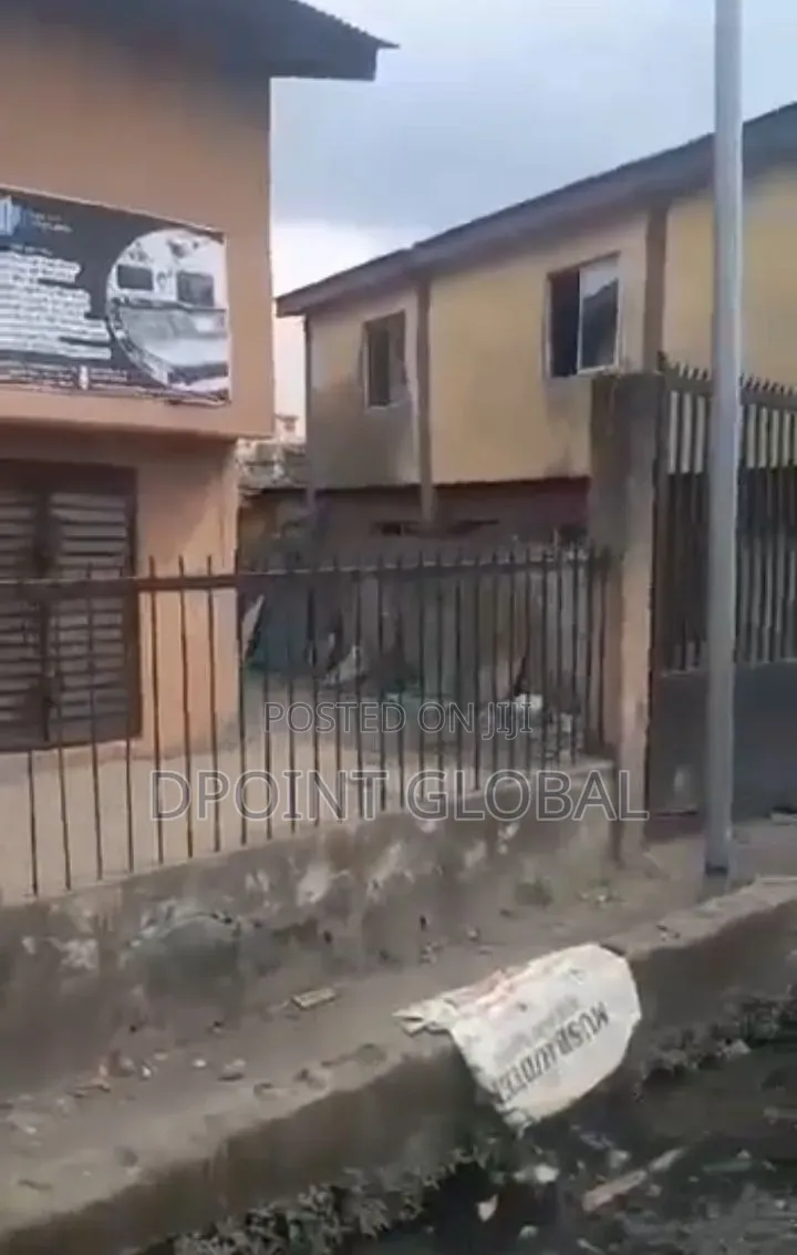 12bdrm Block of Flats in Gowon Estate, Egbeda for sale in Egbeda
