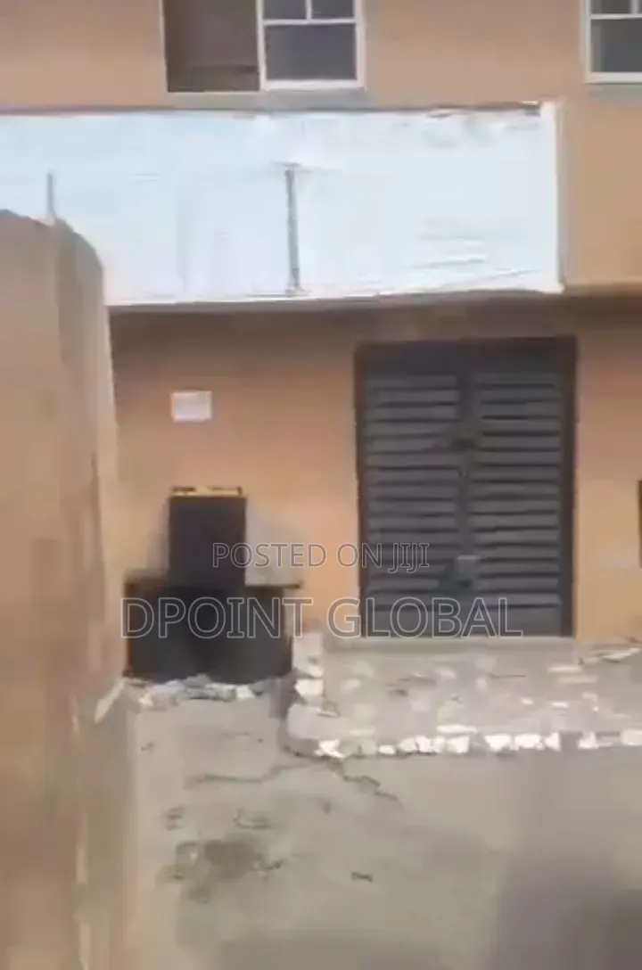 12bdrm Block of Flats in Gowon Estate, Egbeda for sale in Egbeda