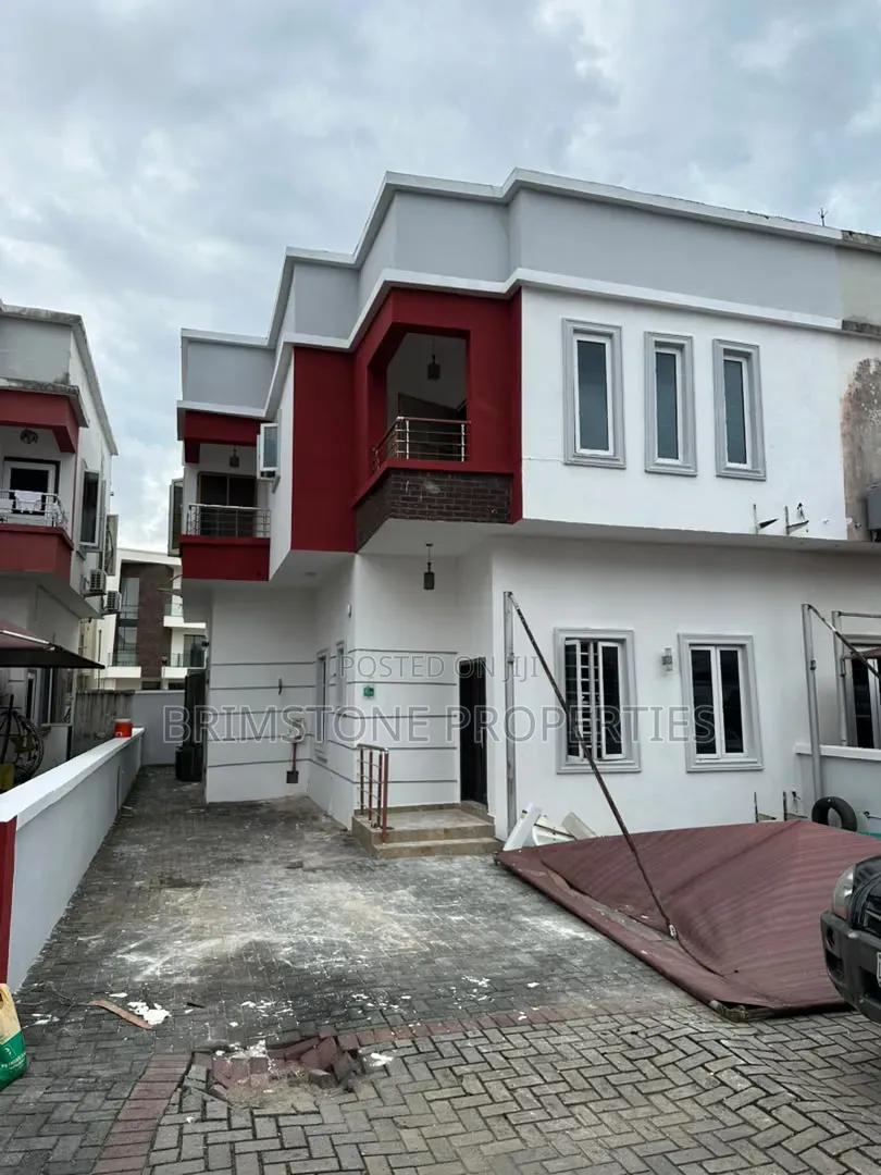 Furnished 4bdrm Duplex in Chevron for rent in Chevron