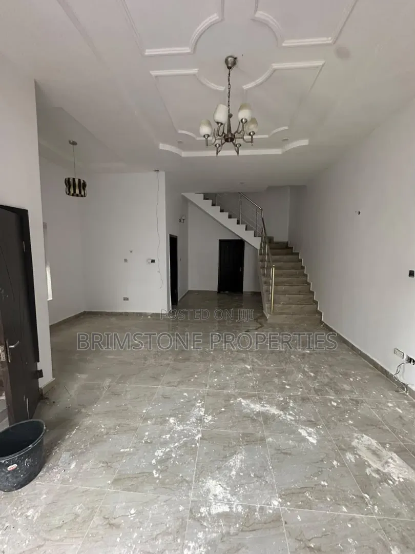 Furnished 4bdrm Duplex in Chevron for rent in Chevron