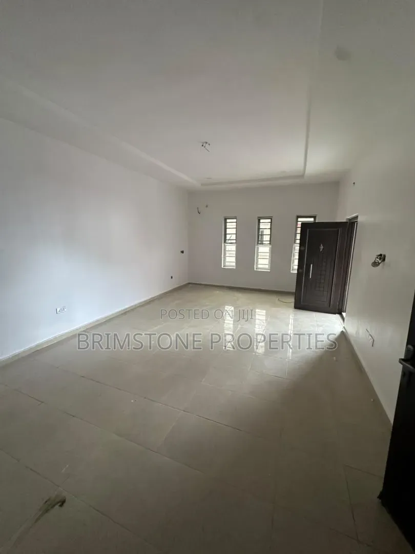 Furnished 4bdrm Duplex in Chevron for rent in Chevron