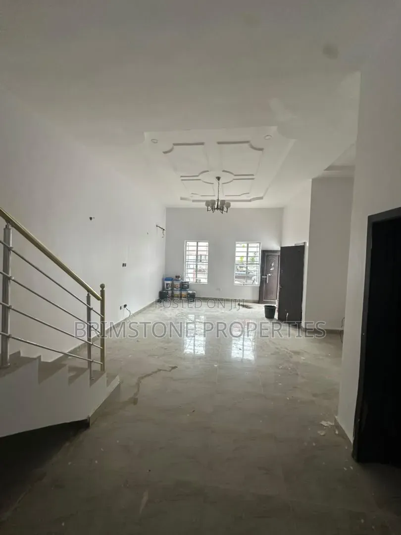 Furnished 4bdrm Duplex in Chevron for rent in Chevron
