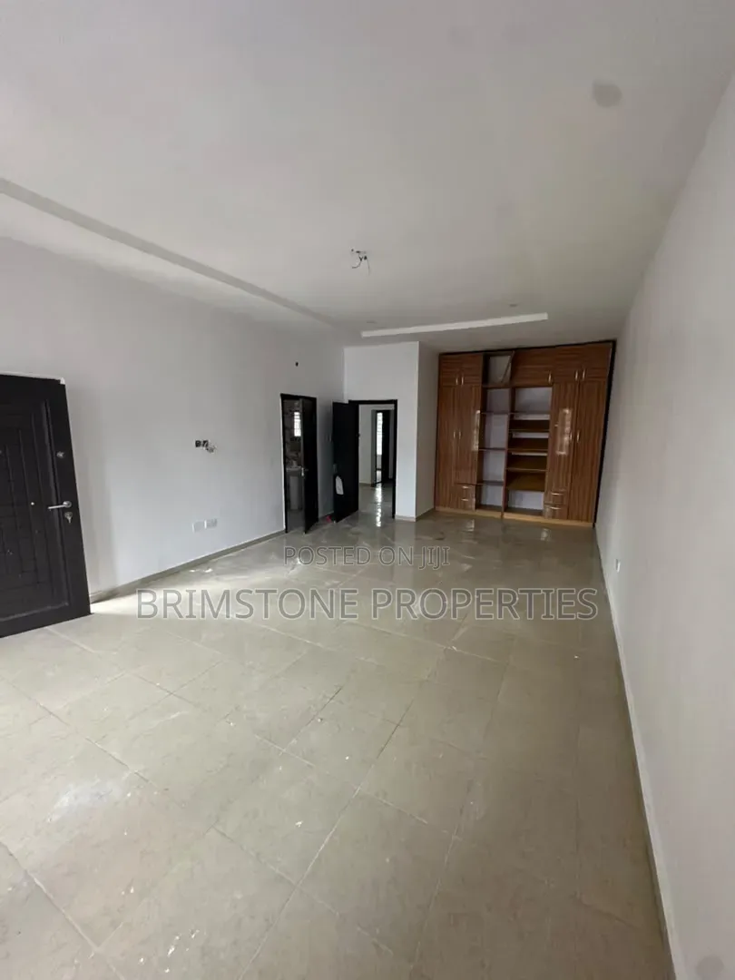 Furnished 4bdrm Duplex in Chevron for rent in Chevron