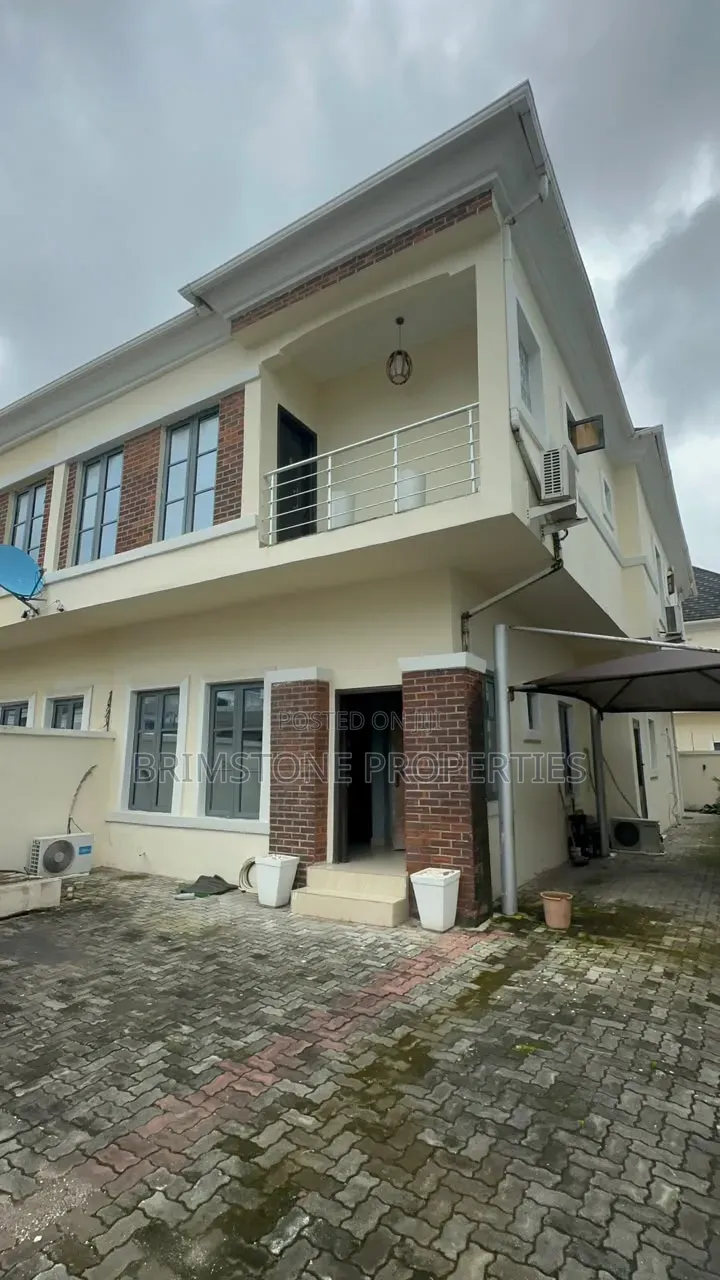 Furnished 3bdrm Duplex in Chevron for rent in Chevron