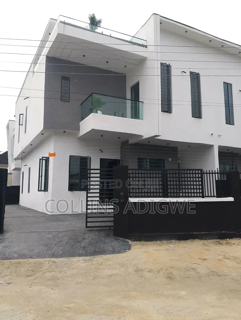 4bdrm Duplex in Behind Blenco for sale in Sangotedo