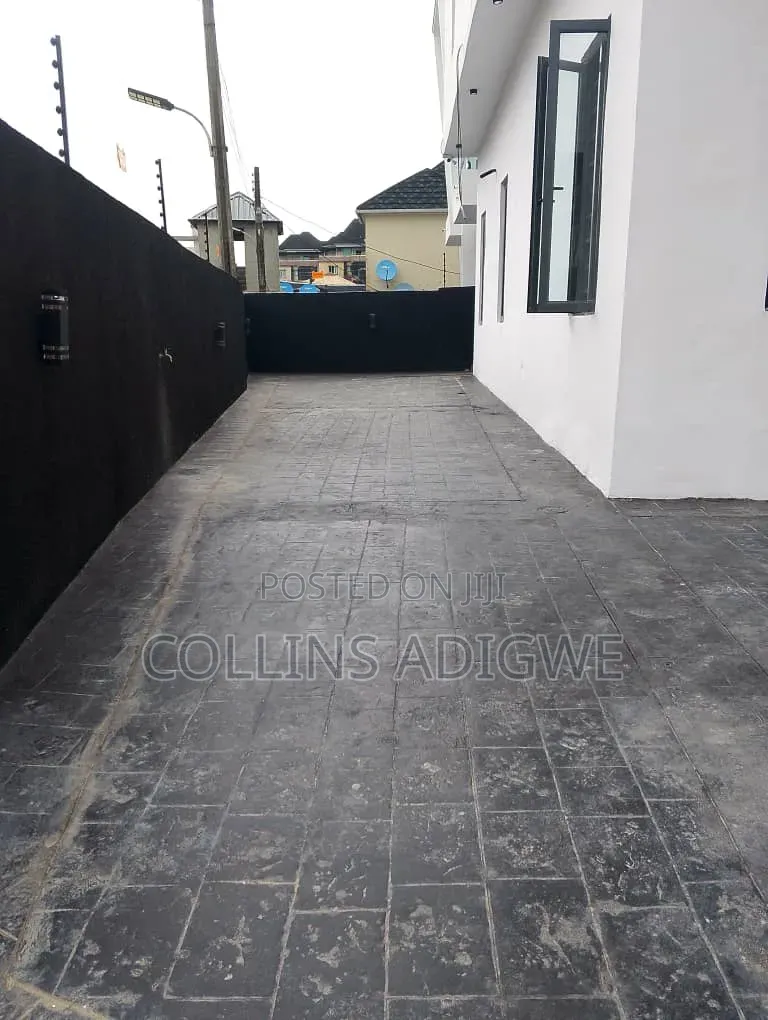 4bdrm Duplex in Behind Blenco for sale in Sangotedo