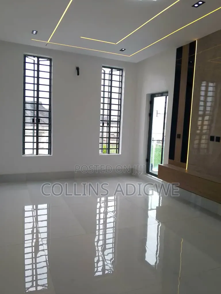 4bdrm Duplex in Behind Blenco for sale in Sangotedo