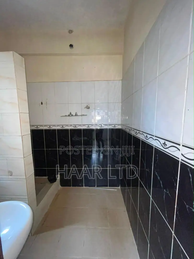3bdrm Apartment in Chevron for sale in Chevron