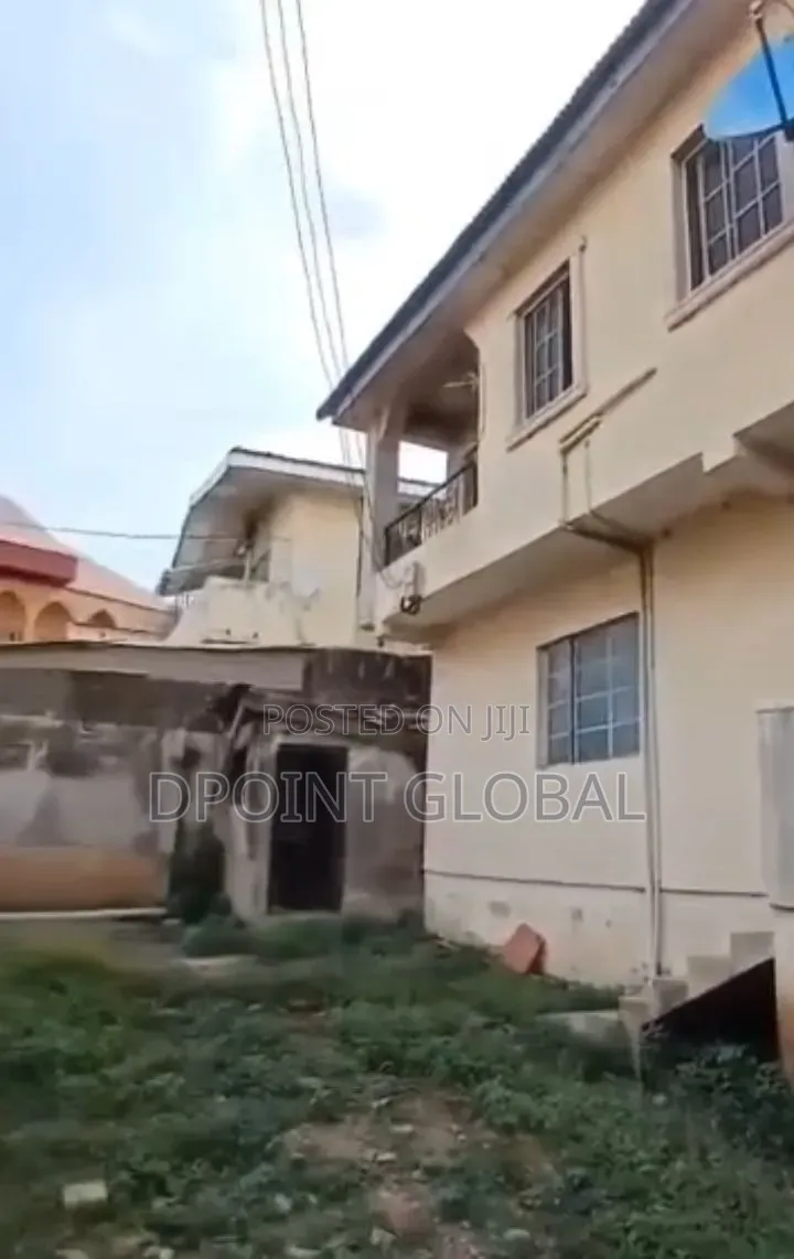 6bdrm Block of Flats in Omole Phase 2 for sale in Omole Phase 2