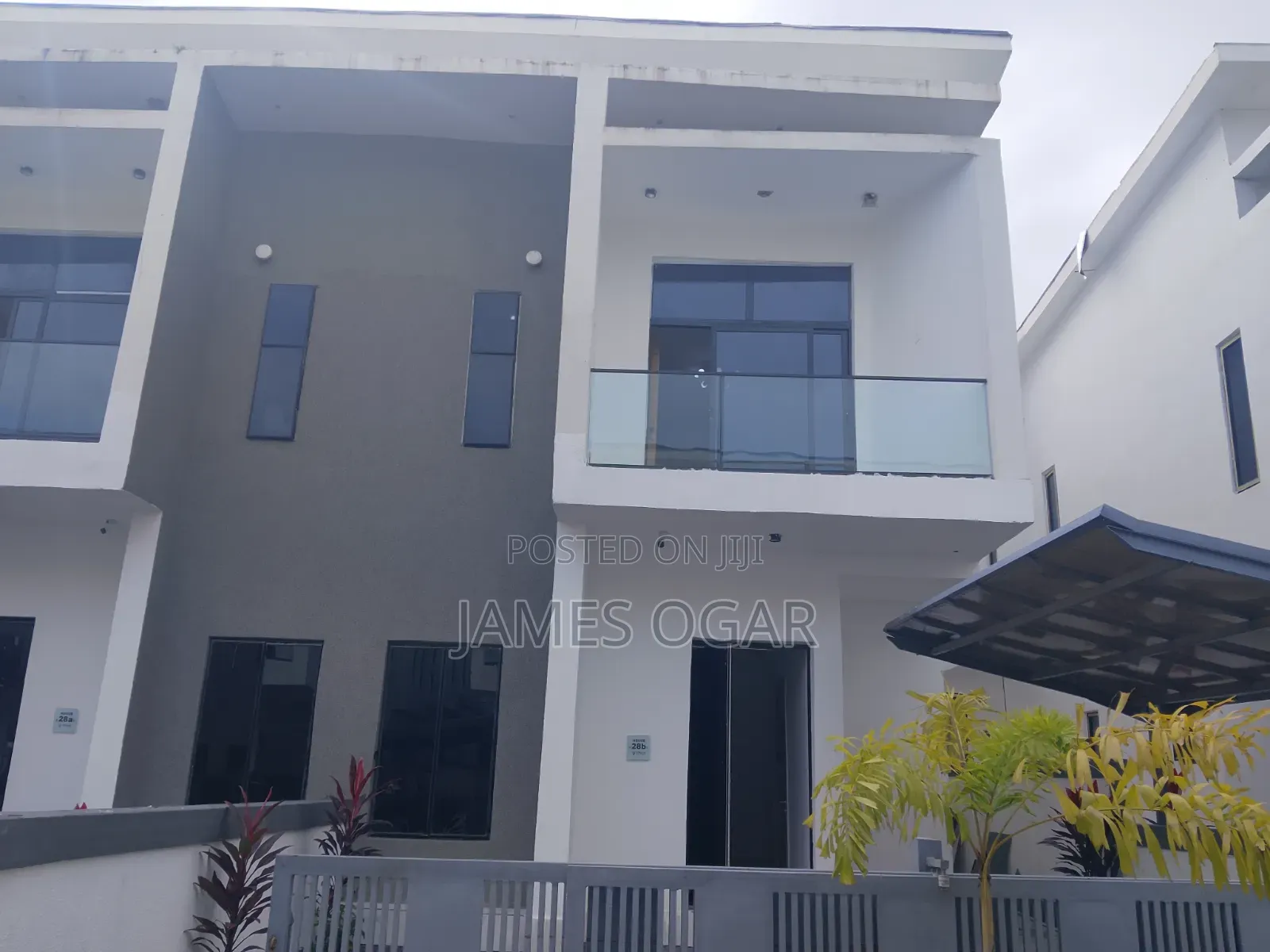 4bdrm Duplex in Orchid Road, Chevron for rent in Chevron