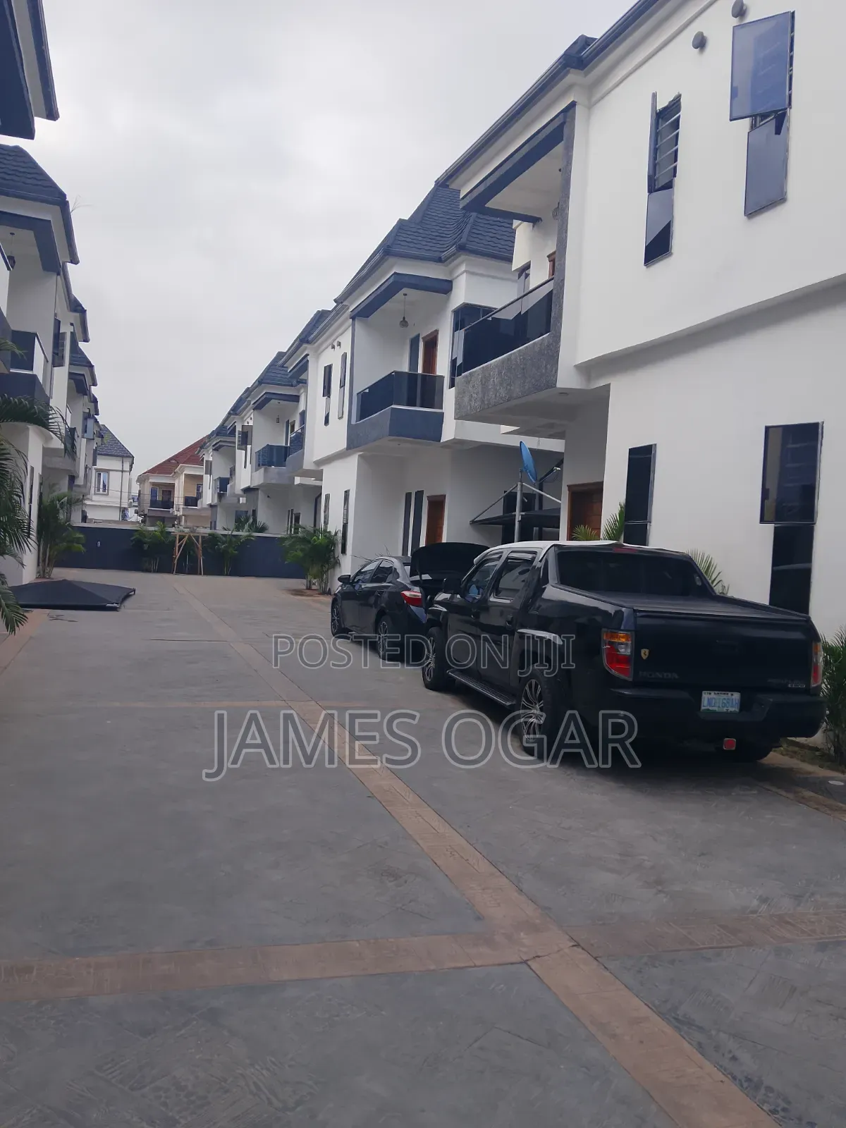 4bdrm Duplex in Orchid, Chevron for rent in Chevron