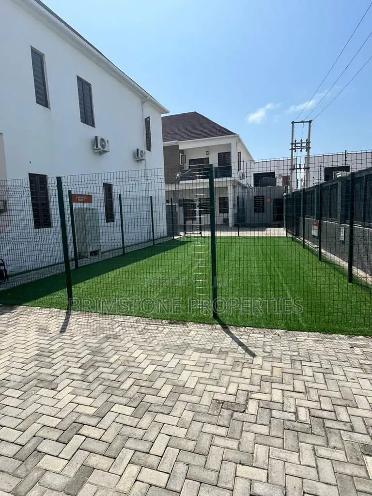 Furnished 4bdrm Duplex in Chevron for rent in Chevron
