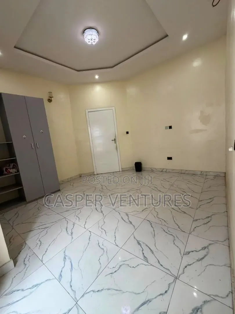 1bdrm Shared Apartment in Van Daniel'S Estate, Lekki Phase 2 for rent in Lekki Phase 2