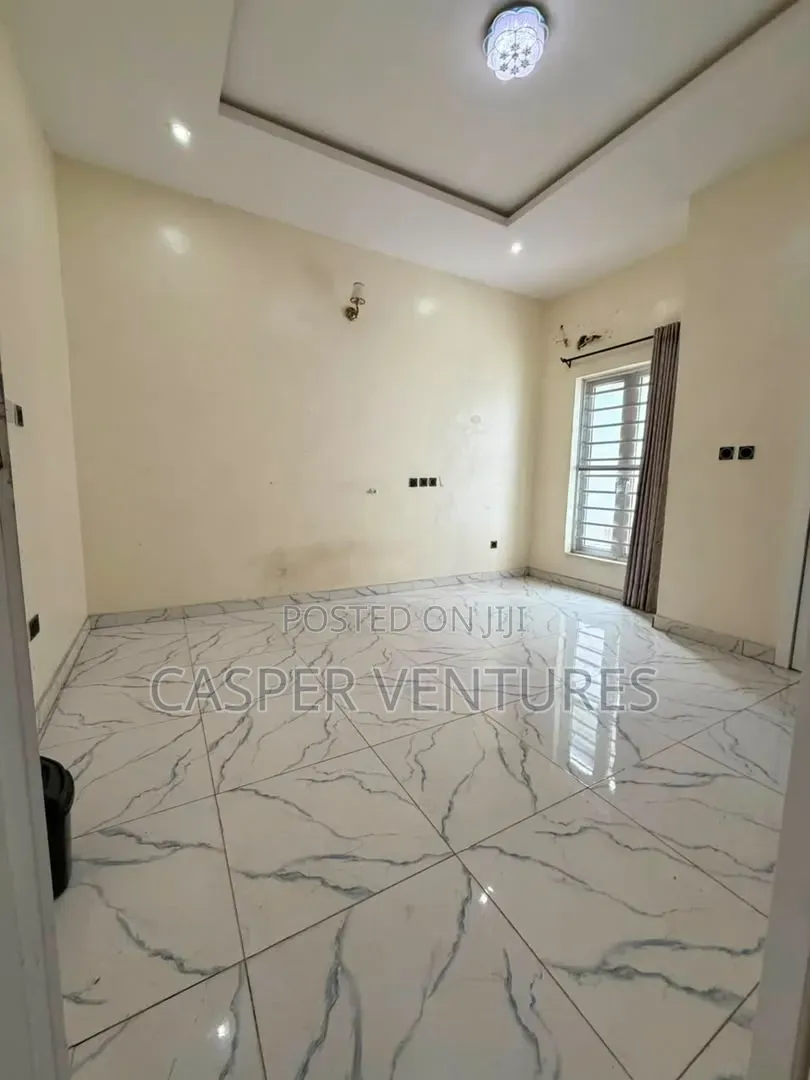 1bdrm Shared Apartment in Van Daniel'S Estate, Lekki Phase 2 for rent in Lekki Phase 2