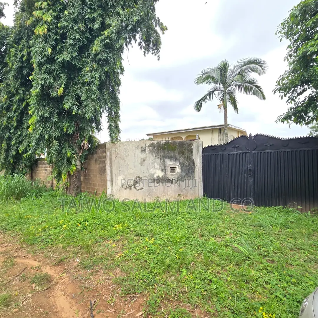 7bdrm Duplex in Agodi for sale in Agodi