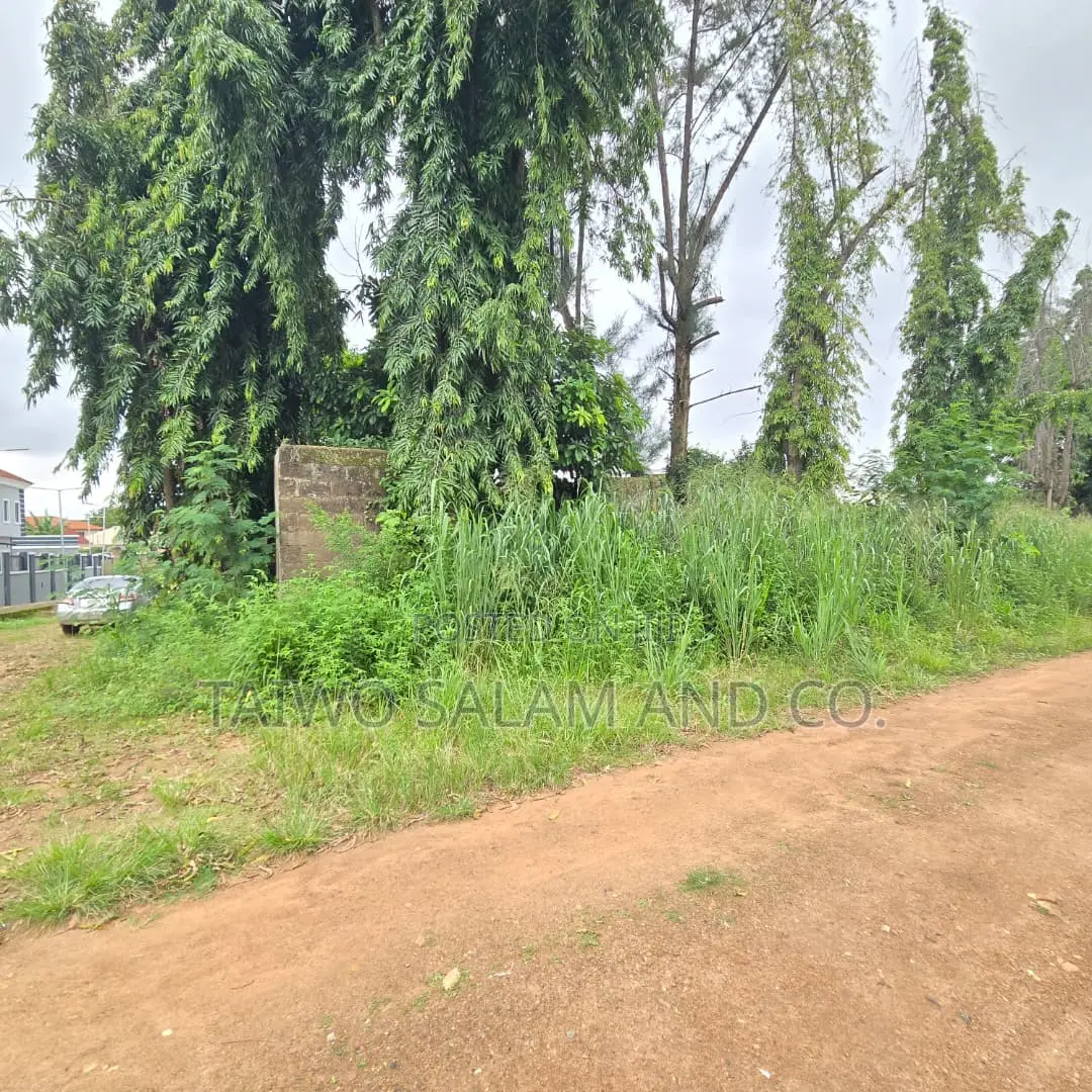 7bdrm Duplex in Agodi for sale in Agodi