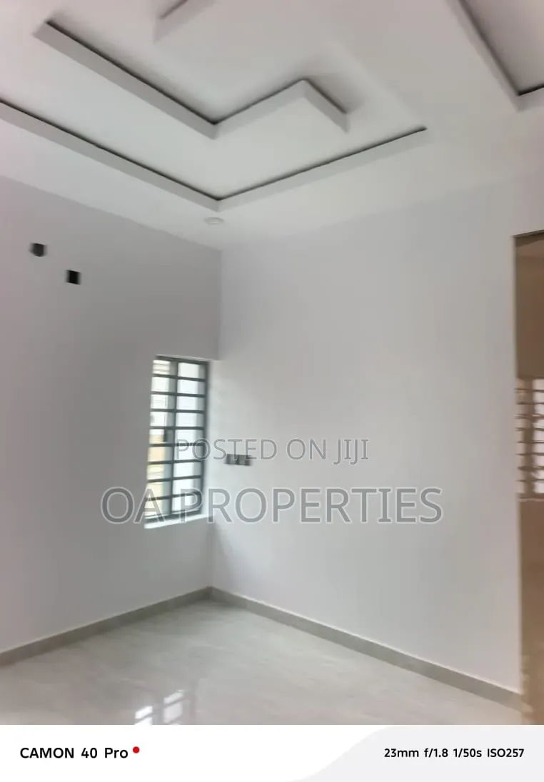 2bdrm Block of Flats in Kolapo Ishola Gra for rent in Ibadan