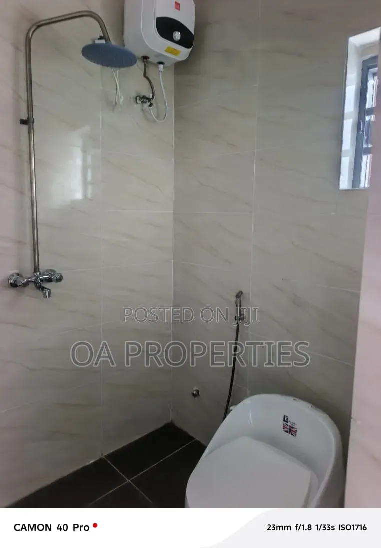2bdrm Block of Flats in Kolapo Ishola Gra for rent in Ibadan
