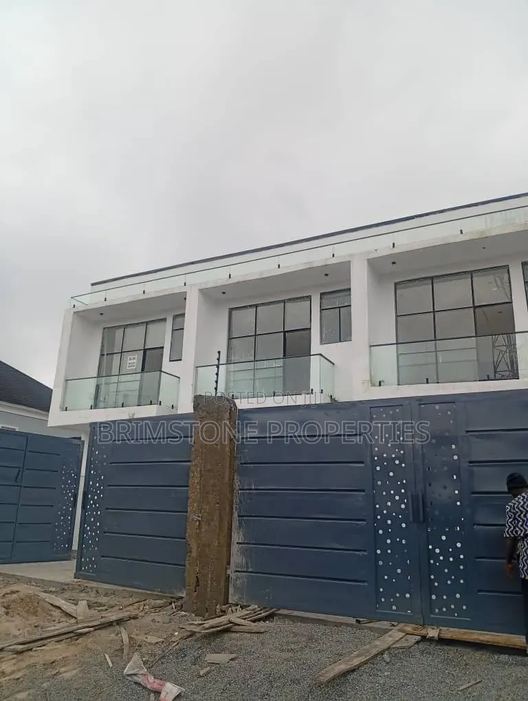 Furnished 3bdrm Duplex in Sangotedo for sale in Sangotedo