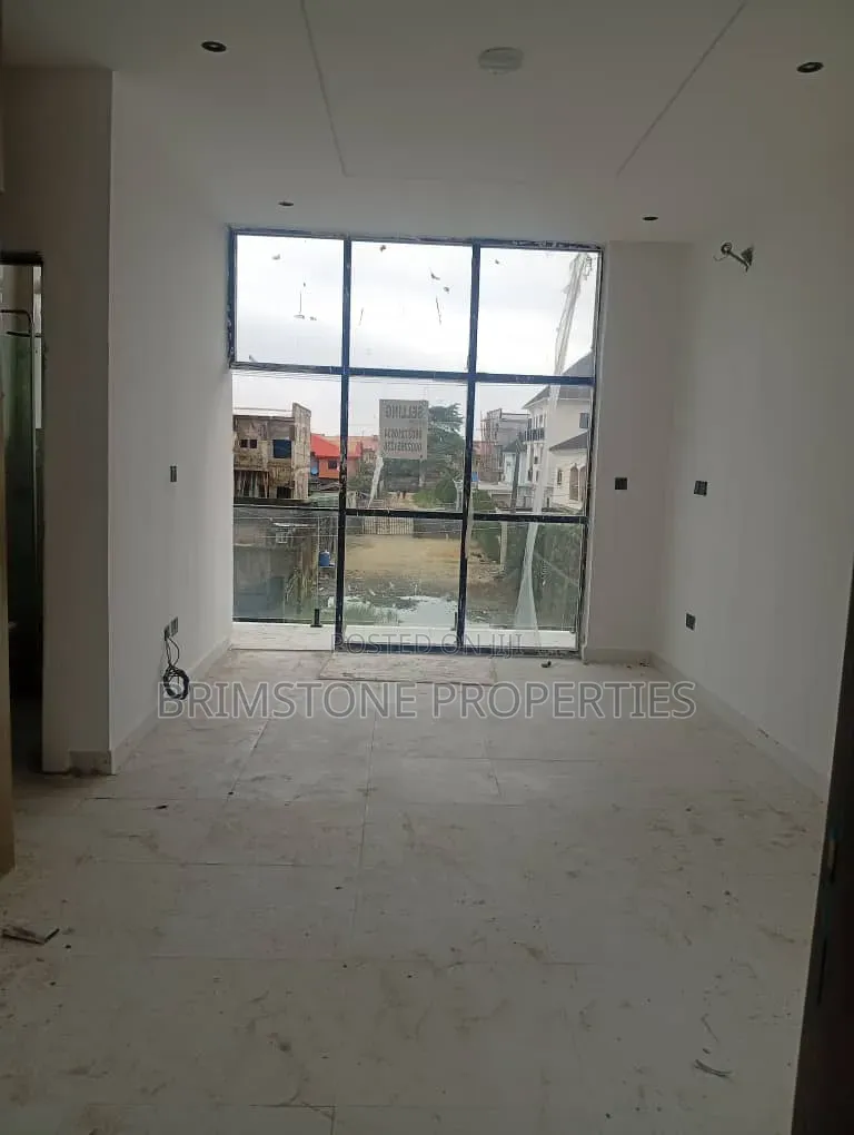 Furnished 3bdrm Duplex in Sangotedo for sale in Sangotedo