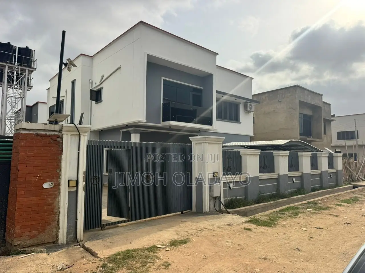Furnished 6bdrm Duplex in Crown Vista, FHA for sale in FHA