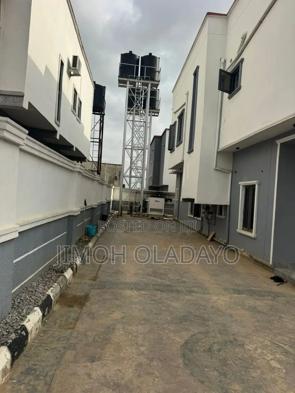Furnished 6bdrm Duplex in Crown Vista, FHA for sale in FHA