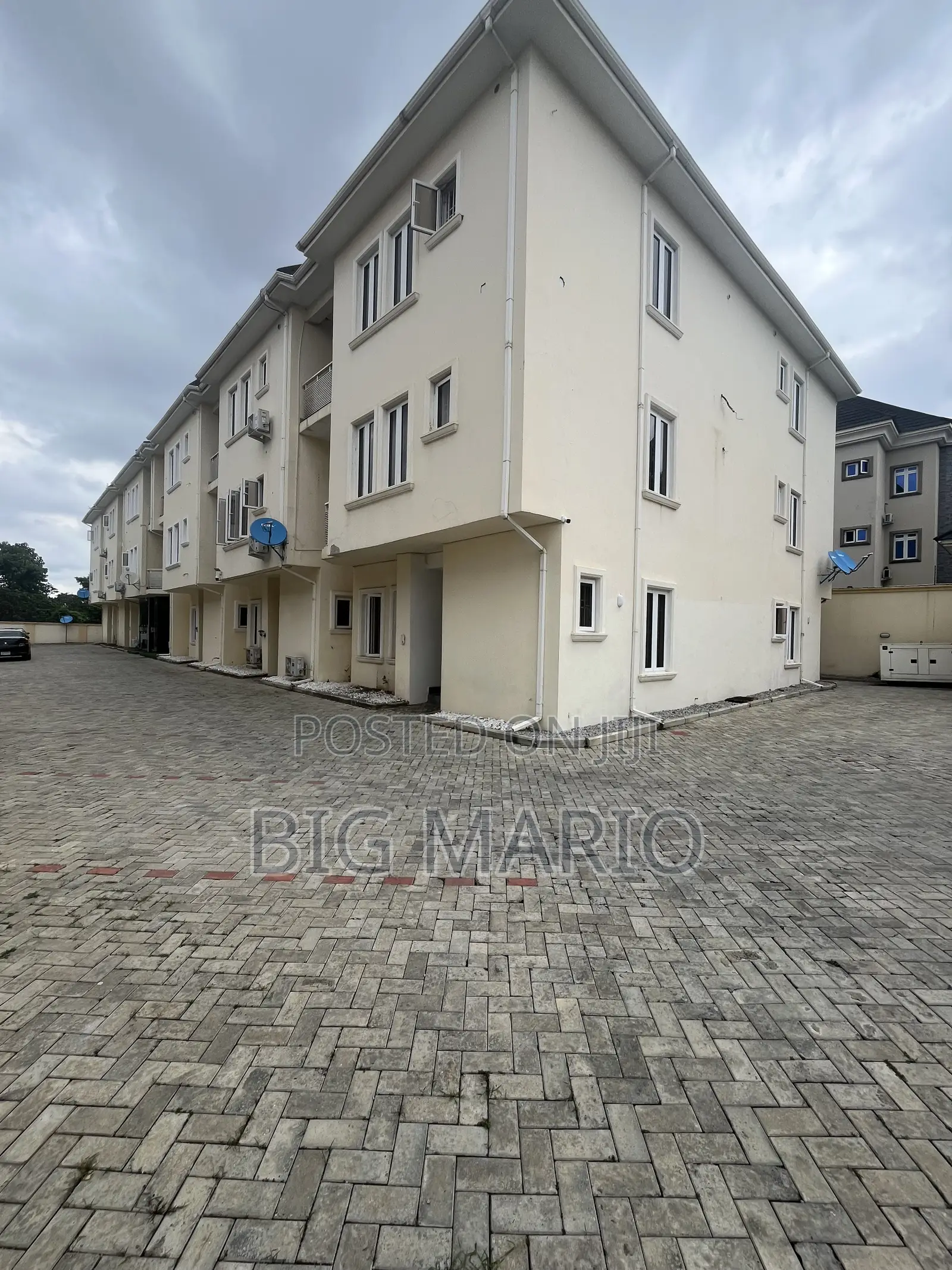 4bdrm Duplex in Guzape Main for sale in Guzape District
