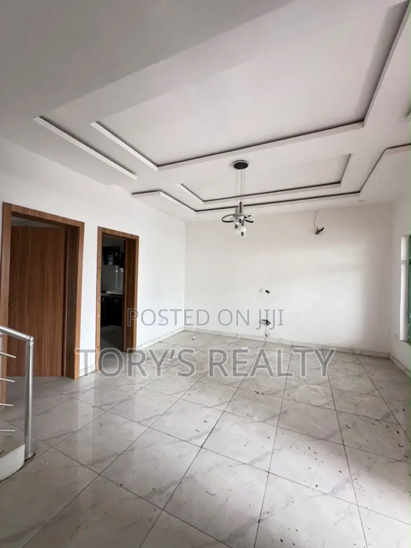 4bdrm Townhouse/Terrace in Ologolo for sale in Ologolo