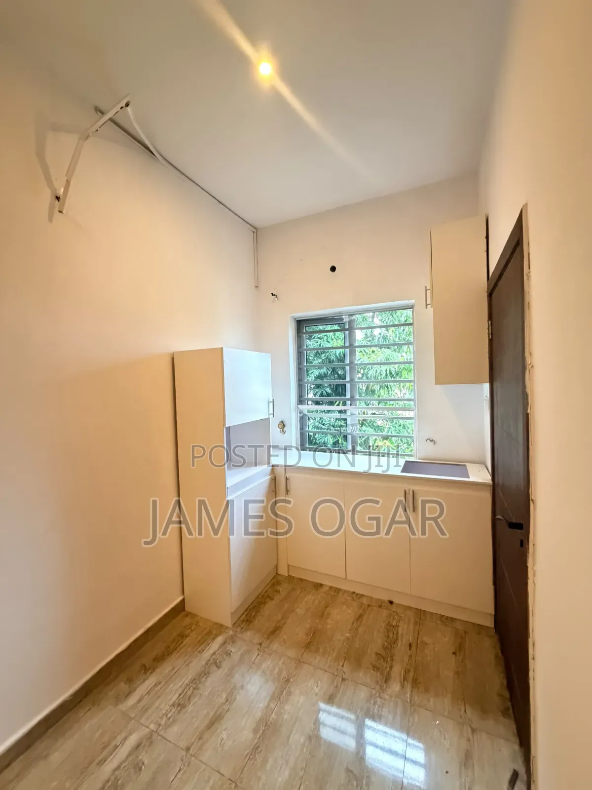 Studio Apartment in Roxbury Estate, Chevron for rent in Chevron