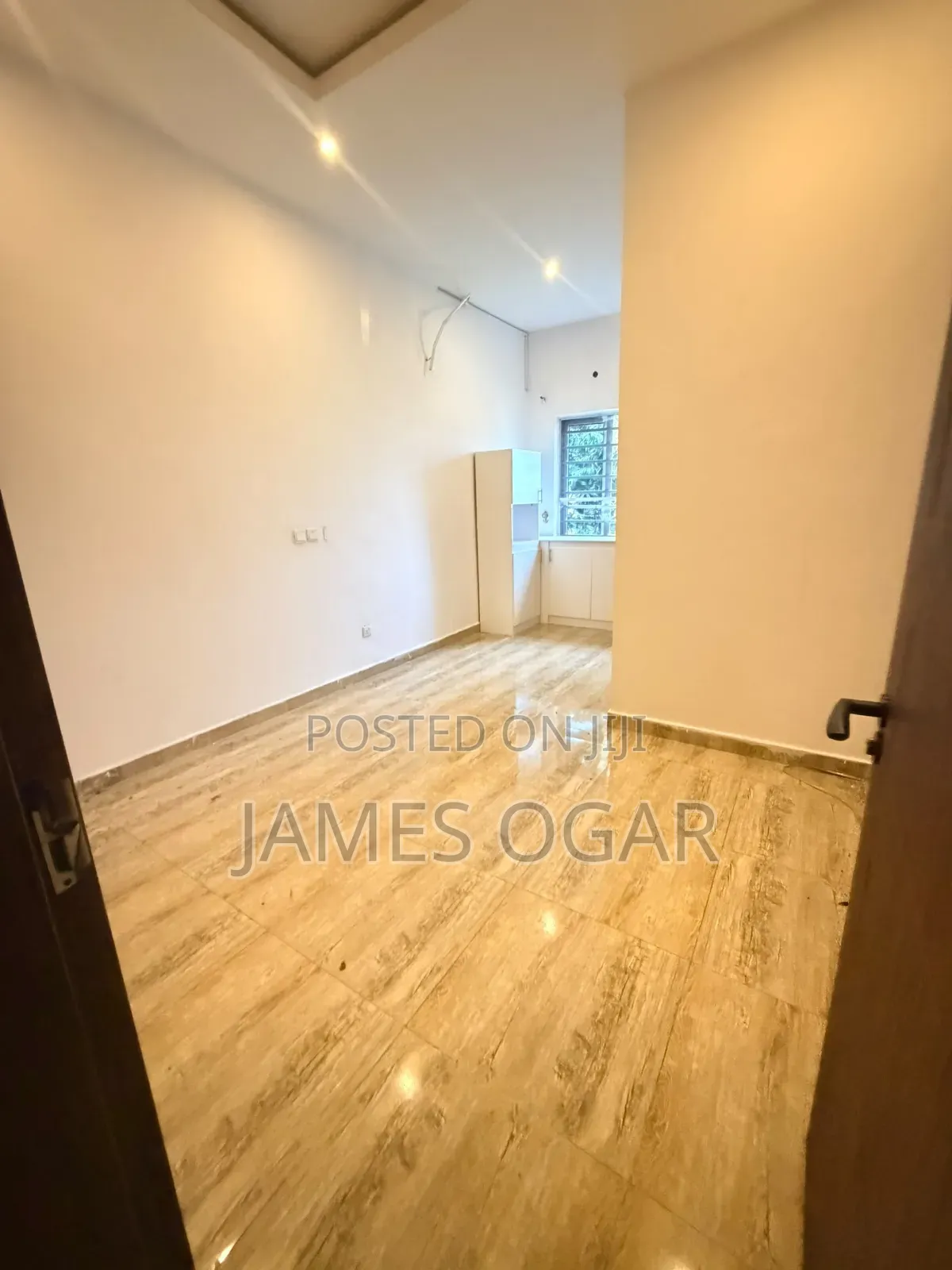 Studio Apartment in Roxbury Estate, Chevron for rent in Chevron